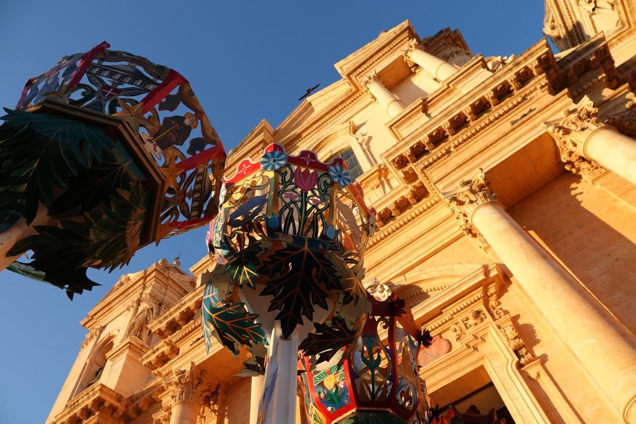 Vila Casa Bommegna Noto Exteriér fotografie